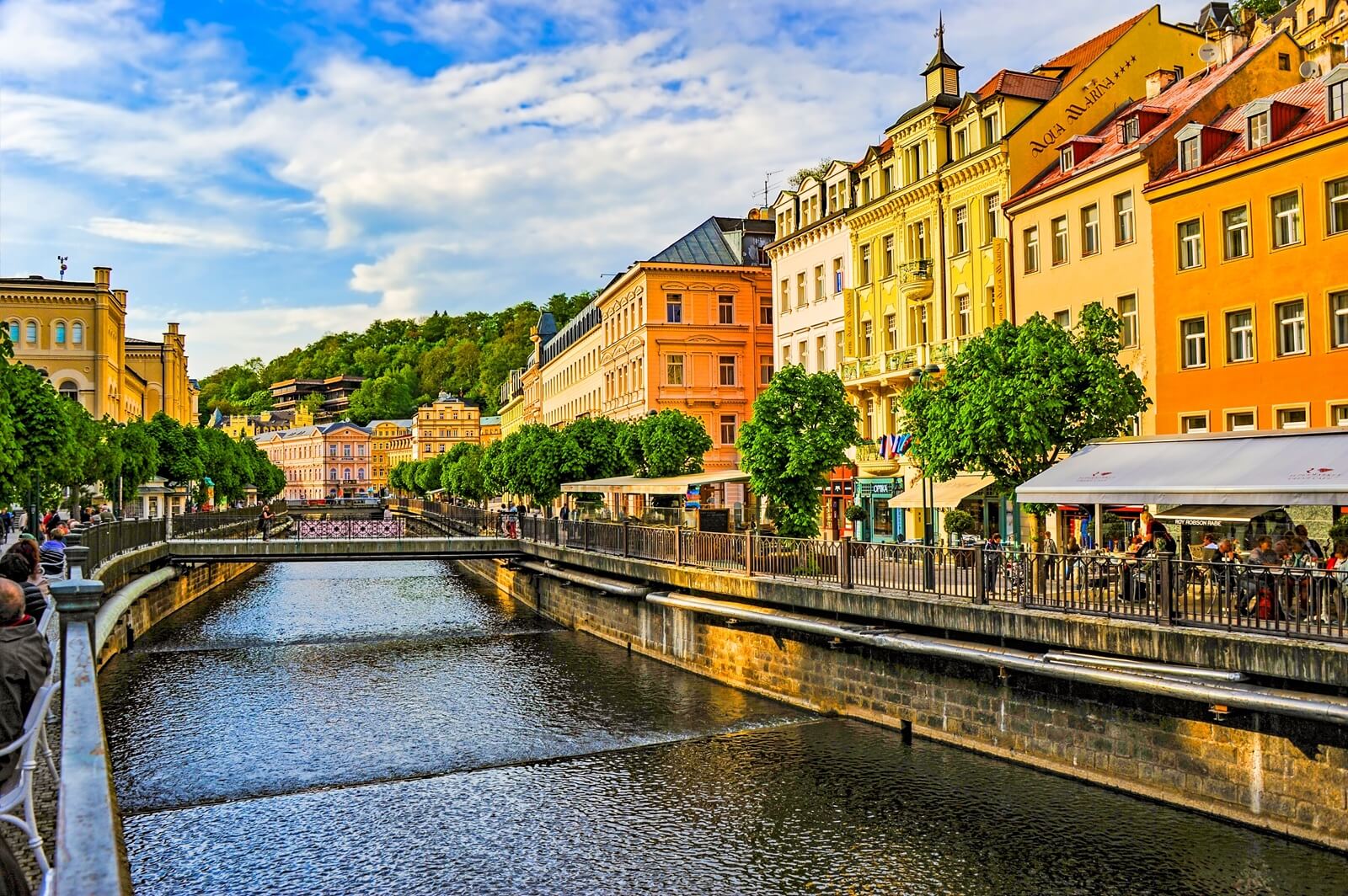 9:30 AM – 11:00 AM: Guided Walking Tour